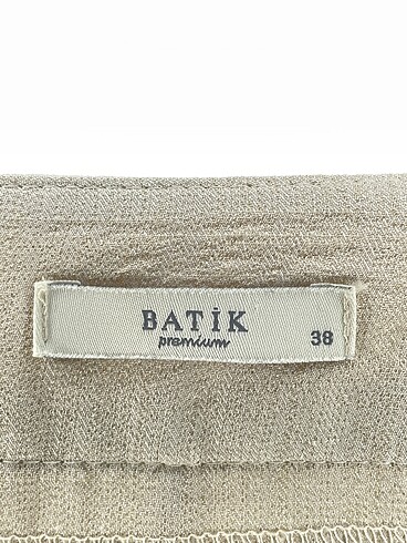 38 Beden ten rengi Renk Batik Mini Şort %70 İndirimli.