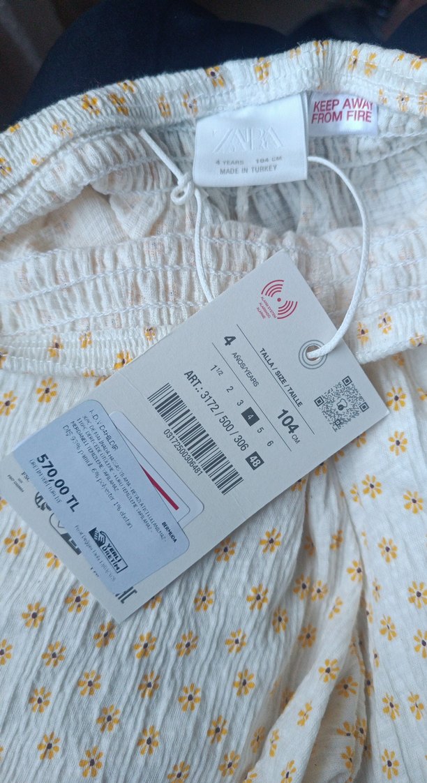 Nakışlı Fırfırlı  Şortu - Görsel 3