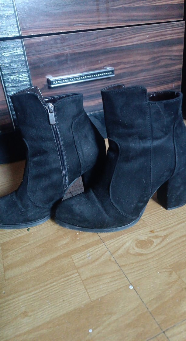 Siyah Süet Topuklu Kadın Bot - Görsel 2