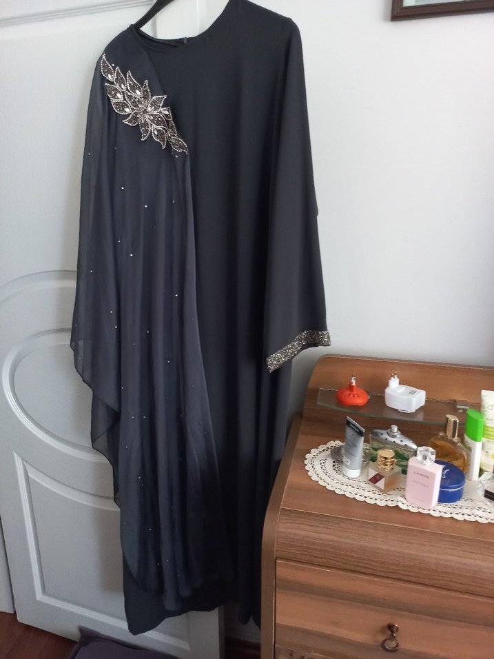 Uzun Kahverengi İşlemeli Kadın Abiye - Görsel 3