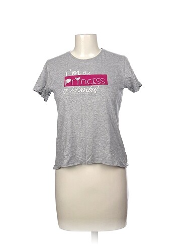 Diğer T-shirt %70 İndirimli.