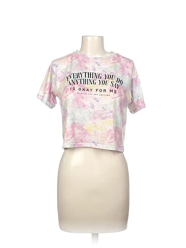 Defacto T-shirt %70 İndirimli.