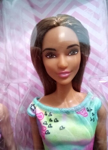 Barbie Bebek esmer Renkli Elbiseli GVJ96 