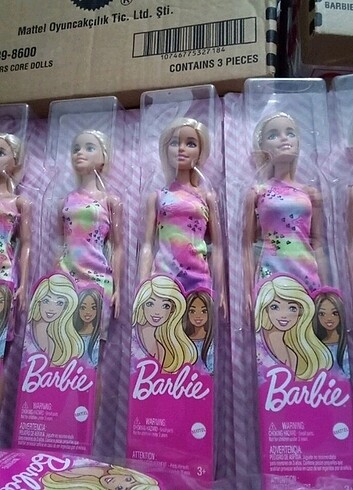 Barbie Bebek Sarışın Renkli Elbiseli GBK92-GVJ96 