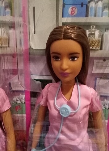 Barbie fashionistas hemşire Barbie
