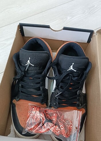 Jordon 1 Shattered Backboar Low 1 Orj