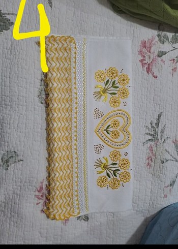  Beden Nakışlı Renkli Havlu Seti