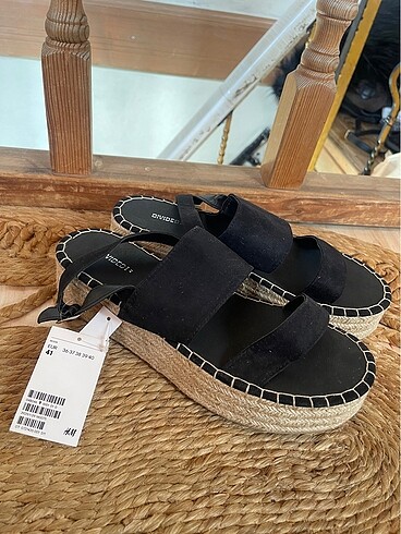 H&M sandalet