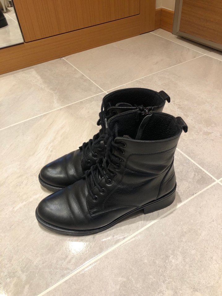 Derinet siyah Bot - Görsel 2