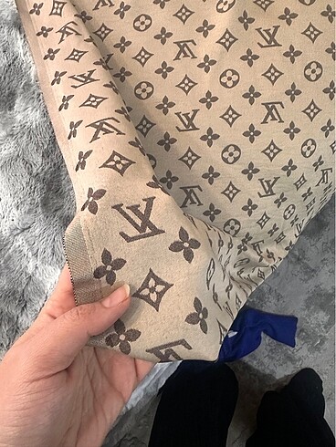 Louis Vuitton şal