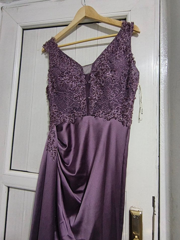 Mor Straplez Nakışlı Uzun Abiye Elbise - Görsel 2