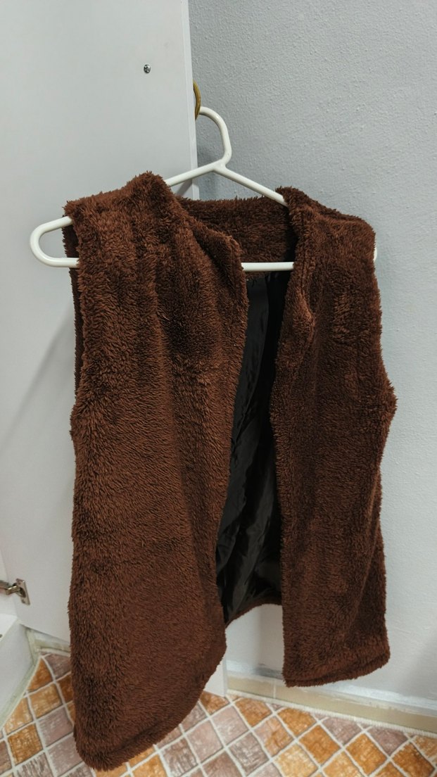 Kahverengi Kürklü Kolsuz Kadın Kaban - Görsel 3