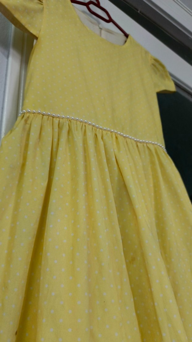 Sarı Piliseli Kız Elbisesi - Görsel 4