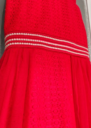 Kırmızı İşlemeli Midi Abiye Elbise - Görsel 4