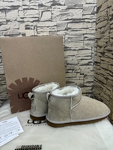Classic ugg natural