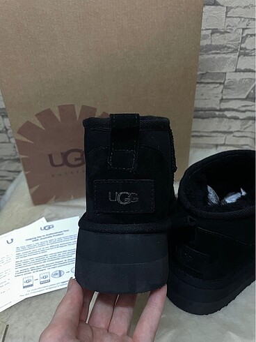37 Beden Ugg bot platform