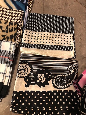 Renk renk desen desen eşarplar - Görsel 9