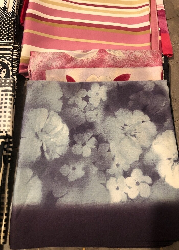 Renk renk desen desen eşarplar - Görsel 3