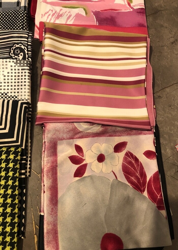 Renk renk desen desen eşarplar - Görsel 4