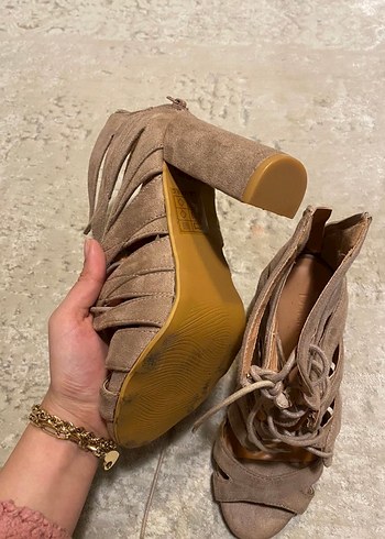 Bej Süet Dolgu Topuklu Kadın Sandalet - Görsel 5