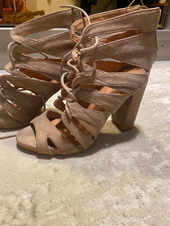 Bej Süet Dolgu Topuklu Kadın Sandalet - Görsel 2