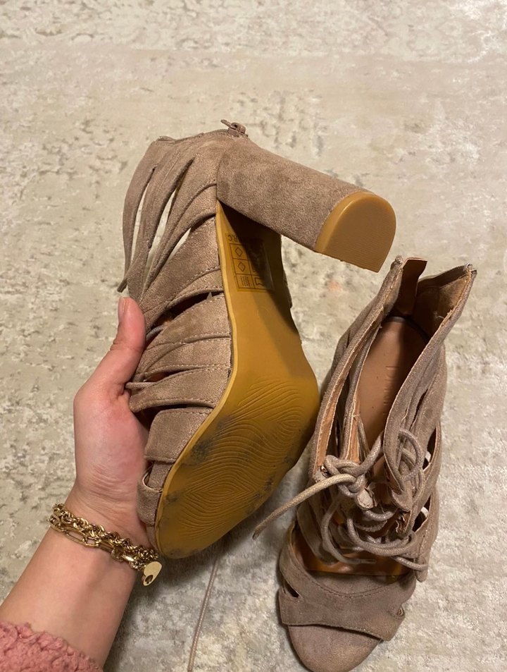 Bej Süet Dolgu Topuklu Kadın Sandalet - Görsel 5