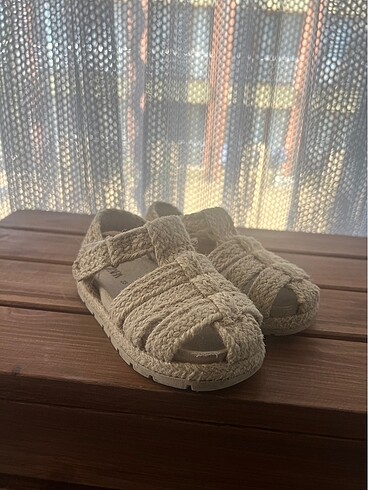 Zara hasır sandalet