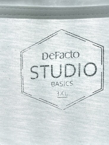 universal Beden beyaz Renk Defacto T-shirt %70 İndirimli.