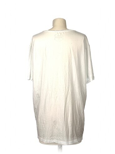 universal Beden Defacto T-shirt %70 İndirimli.