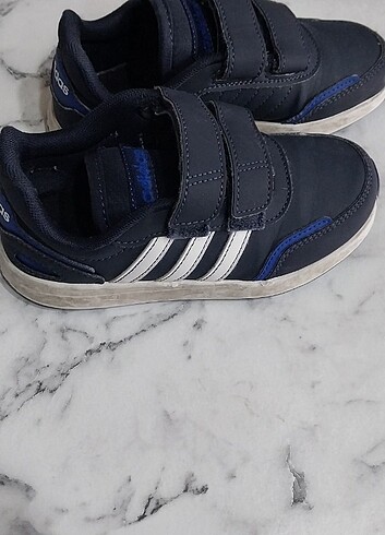 28 Beden lacivert Renk Adidas spor ayakkabı