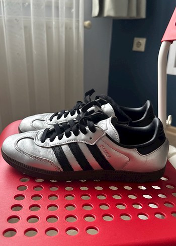 Orijinal Adidas Gri Metalik Kadın Spor Ayakkabı - Görsel 4