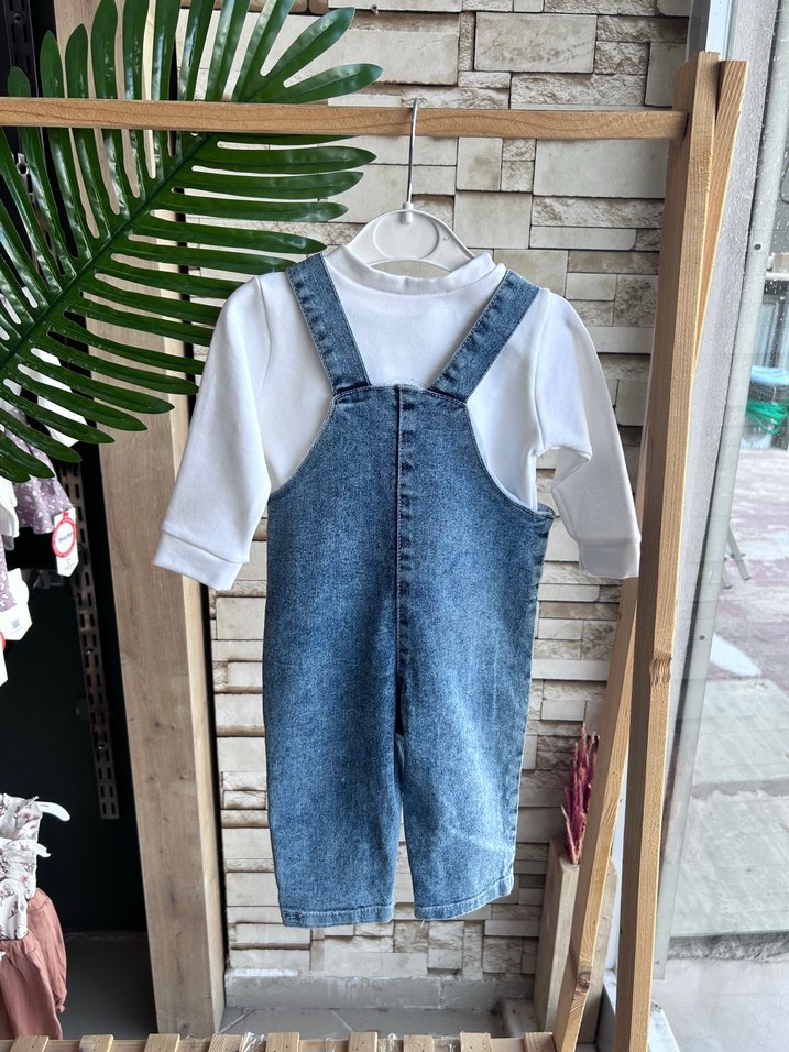 Unisex Çocuk Beyaz Uzun Kollu Tişört ve Kot Tulum - Görsel 3