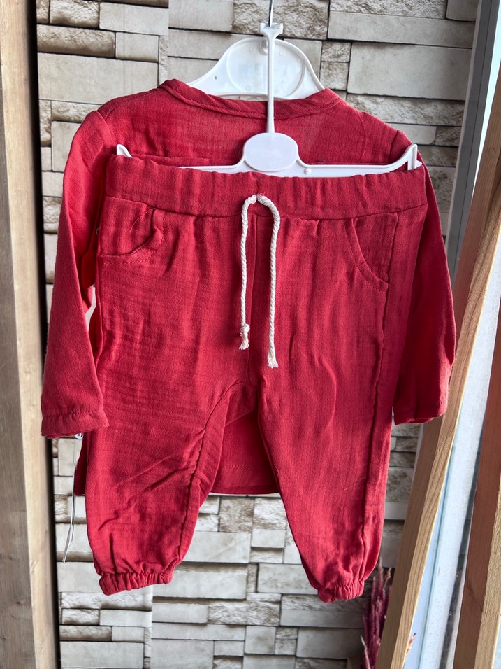 Koyu Kırmızı Müslin Bebek Erkek Takımı - Görsel 2