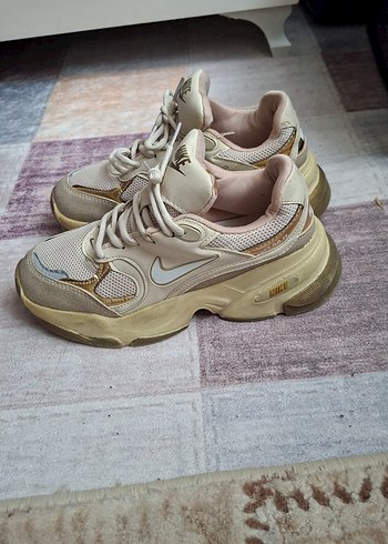 Nike Beyaz Bağcıklı Spor Ayakkabı - Görsel 2