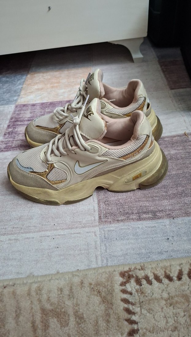 Nike Beyaz Bağcıklı Spor Ayakkabı - Görsel 2