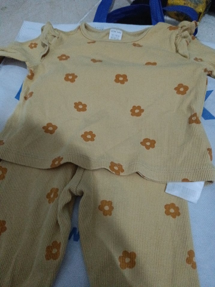 Kahverengi Çiçek Desenli Bebek Kız Takımı - Görsel 3