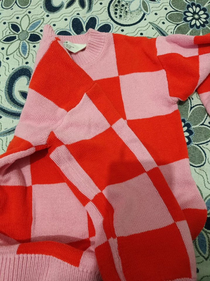 Pembe-Kırmızı Kareli Kadın Triko Kazak - Görsel 3