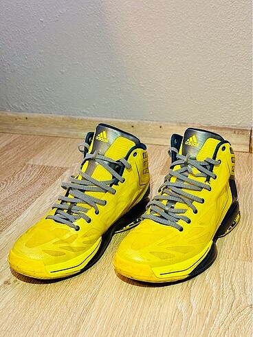 Adidas basketbol ayakkabısı