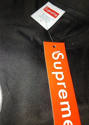 sold Supreme tee - Görsel 3