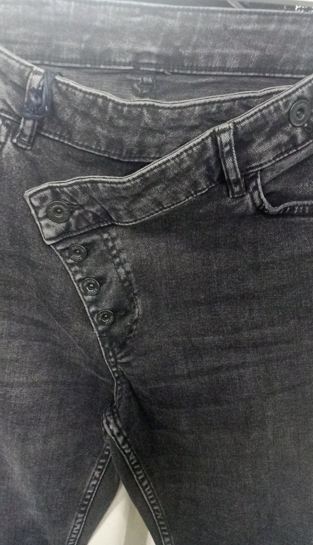 Modelli Gri Kadın Kot Pantolon - Görsel 2