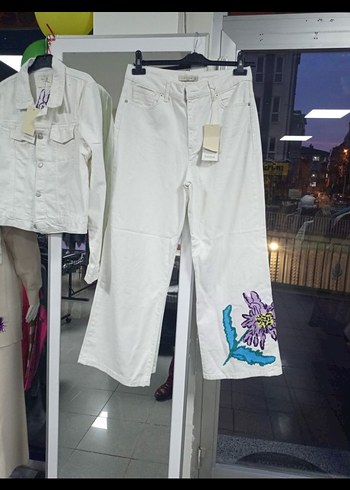 Beyaz işlemeli Kadın kot takım SON FİYAT! - Görsel 3