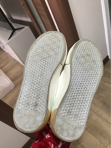 38 Beden Bershka spor ayakkabı
