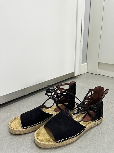 H&M sandalet