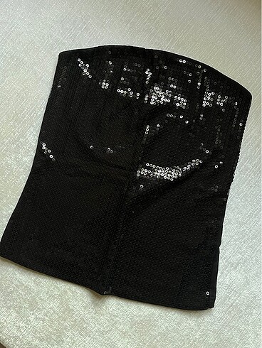 Straplez crop