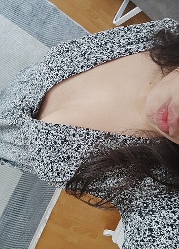 Günlük desenli elbise