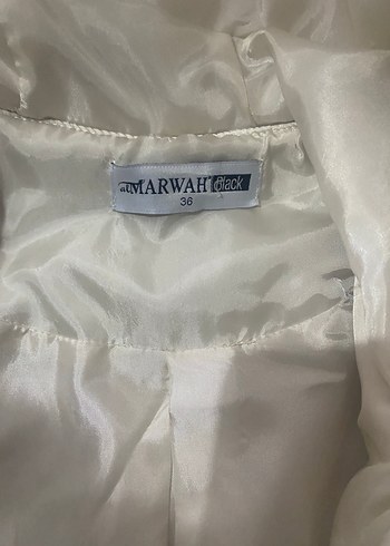 Kapüşonlu bayan mont - Görsel 7