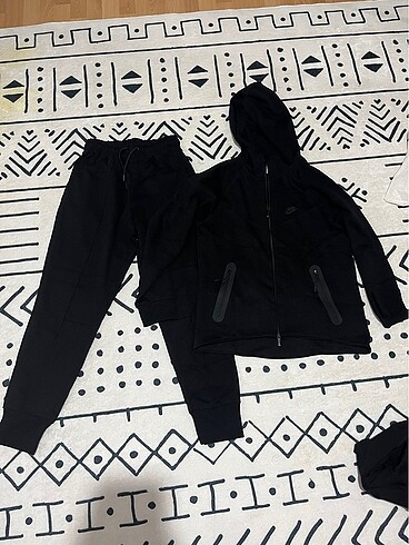 Nike tech siyah