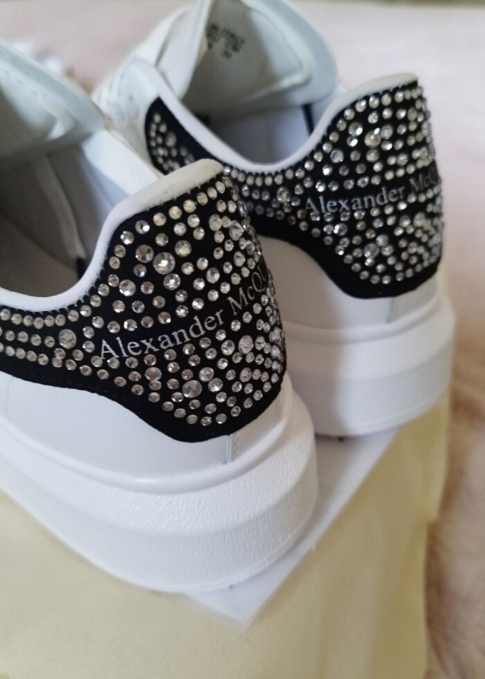Alexander McQueen taşlı ayakkabı  - Görsel 3