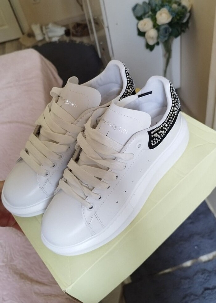 Alexander McQueen taşlı ayakkabı  - Görsel 4