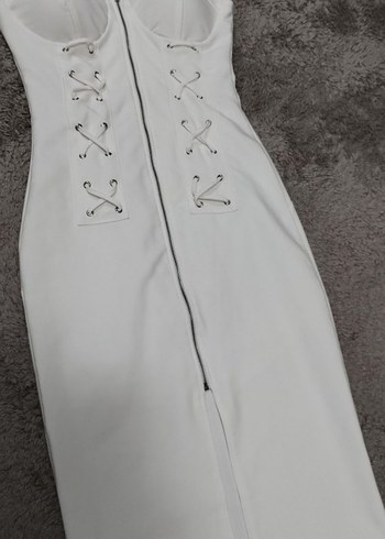 Beyaz Straplez Uzun Kalem Elbise - Görsel 2